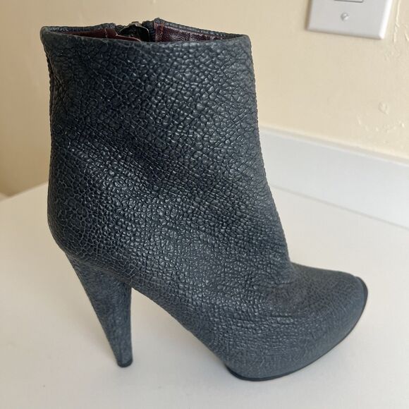 Acne Studios Women’s Araceli Texture Ankle Boots Navy Blue Leather Size 8/38 - Picture 9 of 15